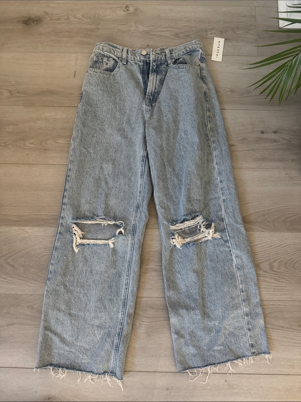 NWT Women’s Pacsun cropped wide leg high rise ripped jeans